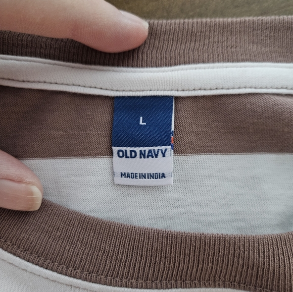 NWOT Old Navy Striped T-shirt - Picture 3 of 4